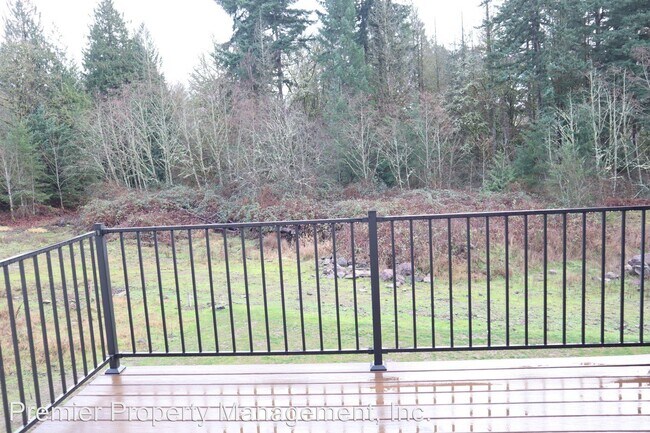 Building Photo - 205 Cloverdale Rd