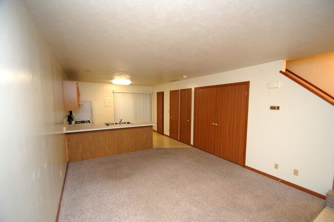 Building Photo - 121 Watertower Ct