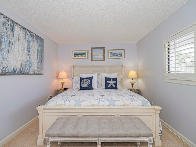 Building Photo - 1700 Ocean Dr
