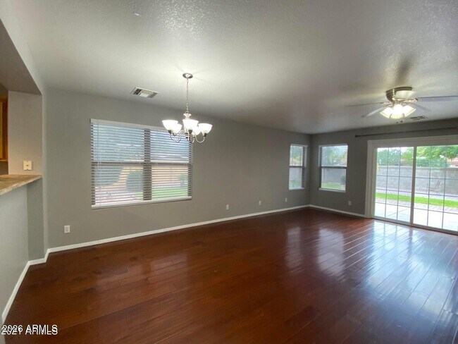 Building Photo - 1117 E Arabian Dr