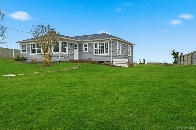 Building Photo - 20845 Soundview Ave