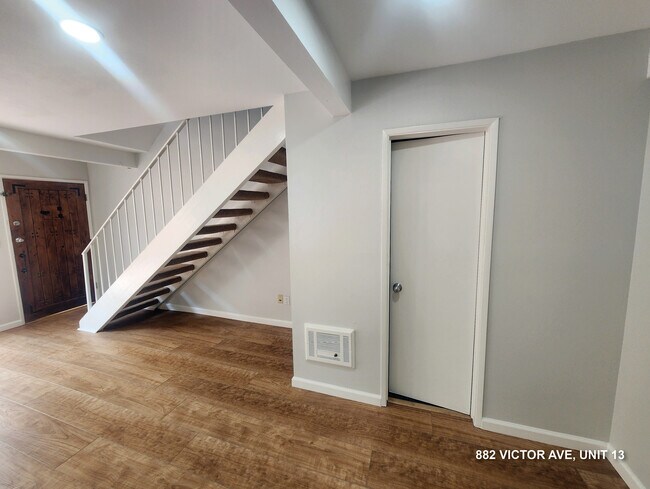 Building Photo - 882 Victor Ave