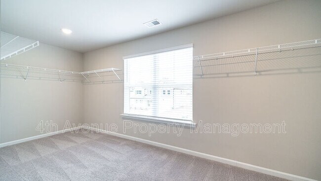 Building Photo - 209 Paxton LN