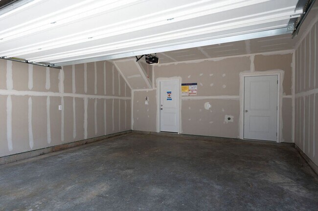 Building Photo - 2864 Sweetbay St