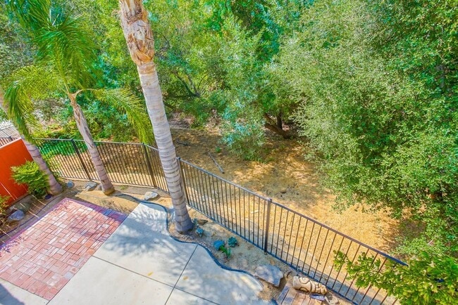 Building Photo - Available Now!! Spacious 4 Bedroom Plus a ...