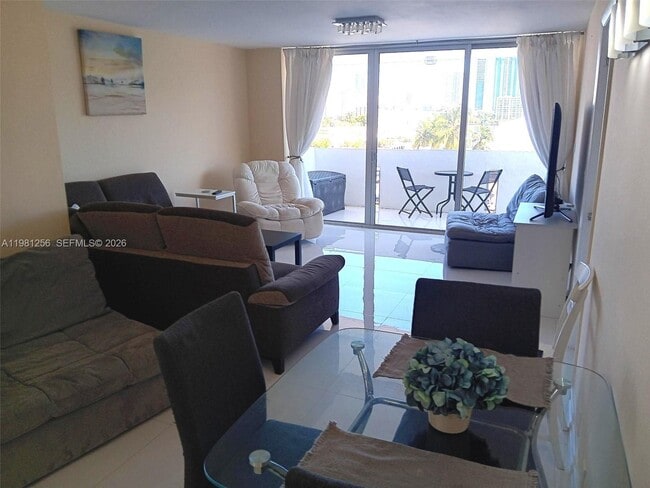 Building Photo - 3703 NE 166th St