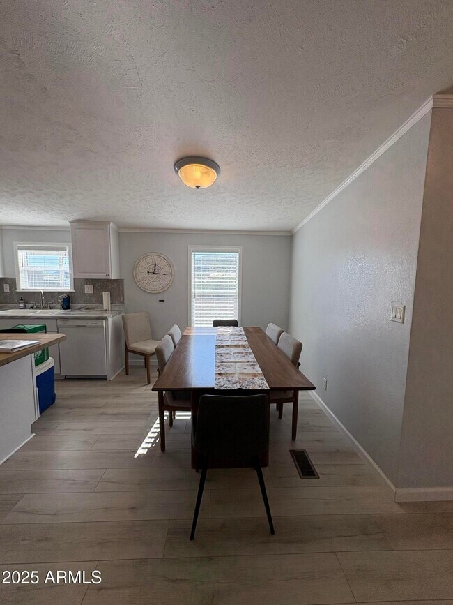 Building Photo - 147 Earl Dr