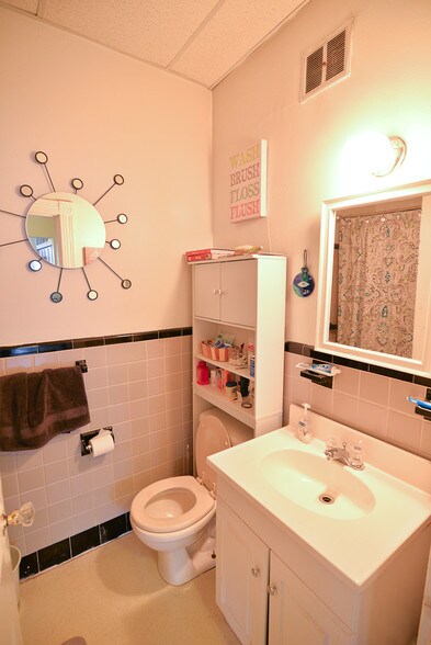 Building Photo - 18 Glenville Ave