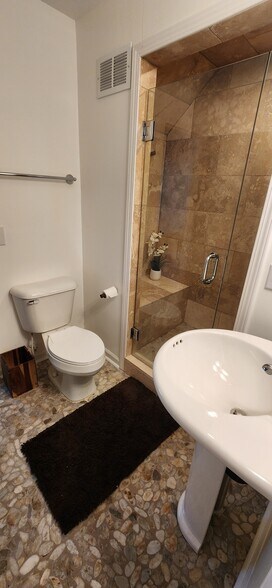 Building Photo - 5637 Crystal Falls St