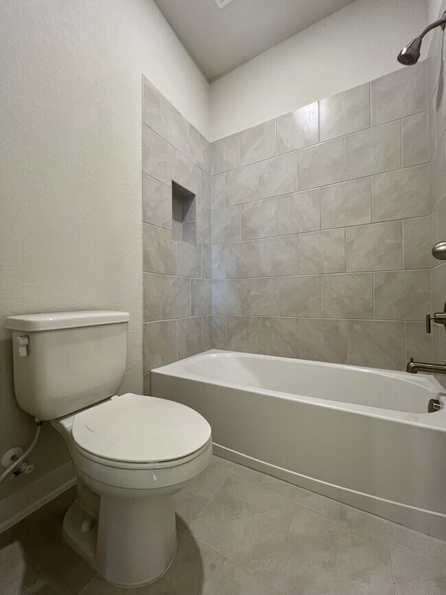 Building Photo - 14426 Daphne Bnd