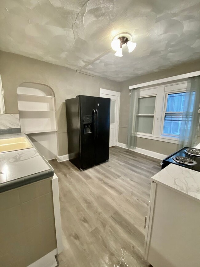 Building Photo - 12-14 Ledyard St