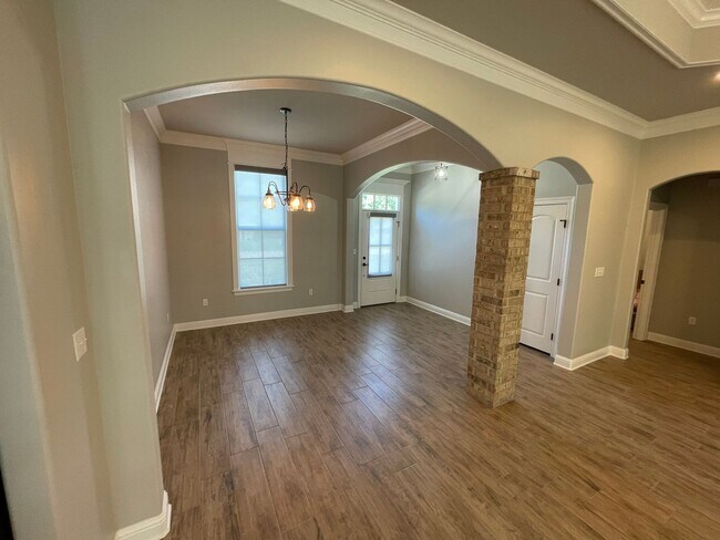 Building Photo - Gorgeous 2021 Home