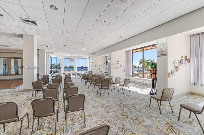 Building Photo - 1800 NE 114th St