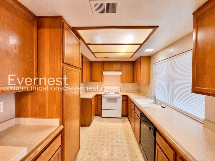 Building Photo - 30440 Milky Way Dr
