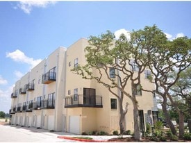 Building Photo - 6000 S Congress Ave