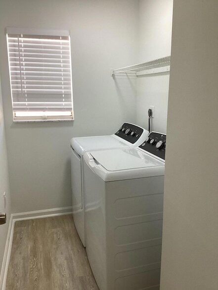 Building Photo - 20970 Vía Oleander