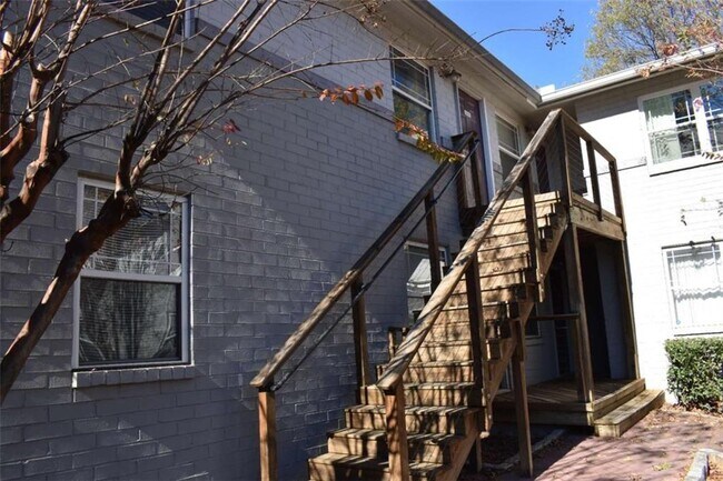 Building Photo - 24 Daniel St SE