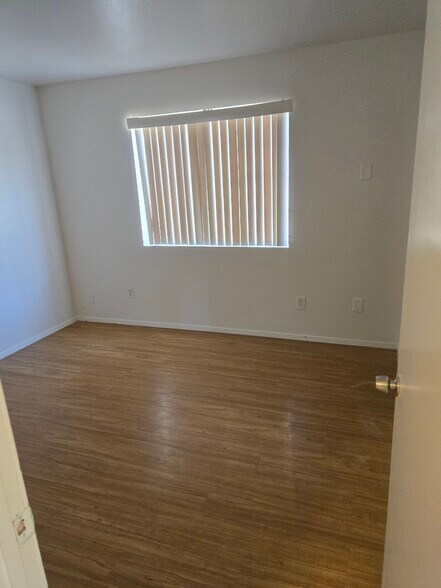 Building Photo - 2706 Jennydiane Dr
