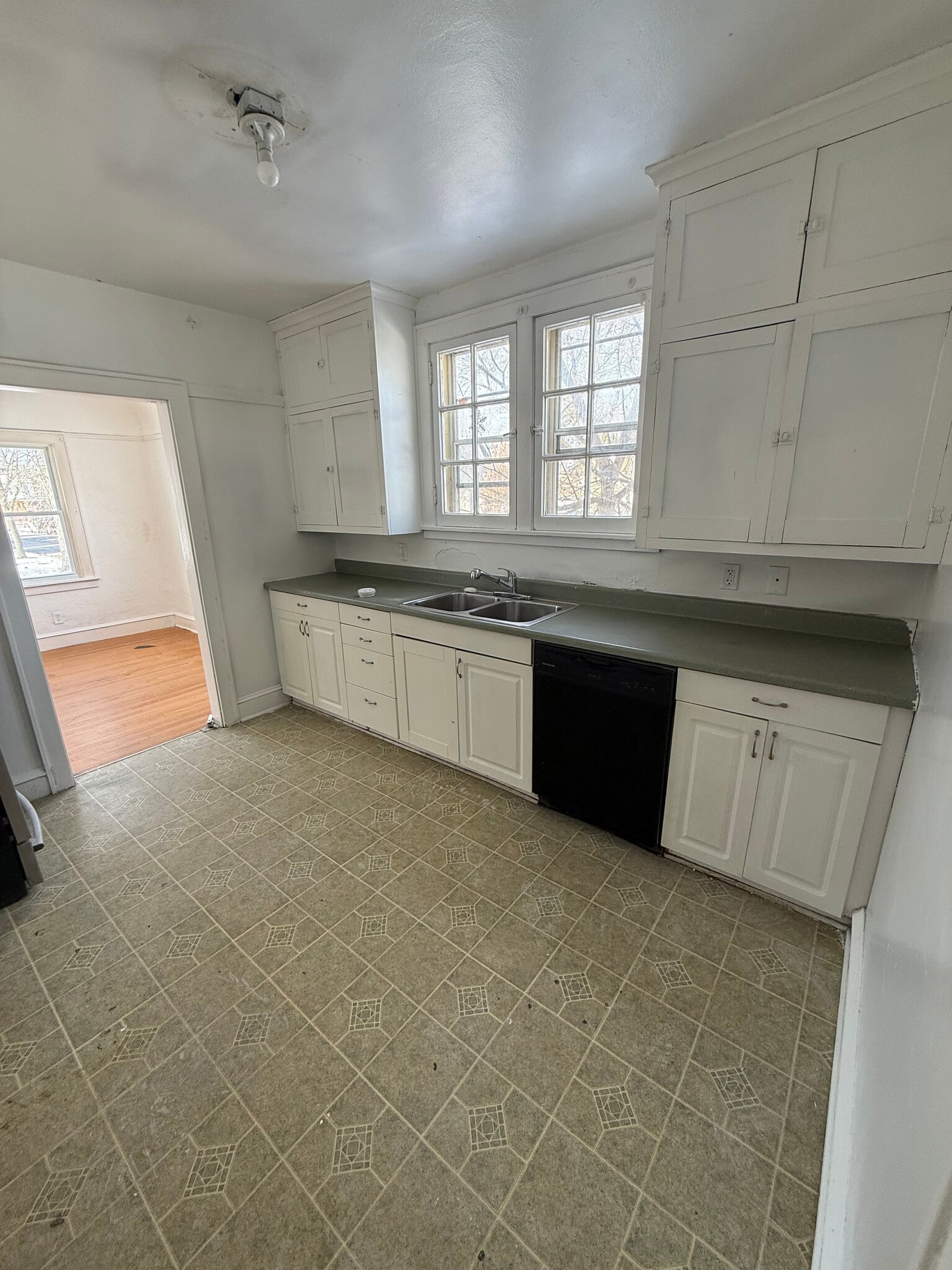 Building Photo - 240 N 34th St