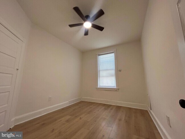 Building Photo - 114 S 58th St