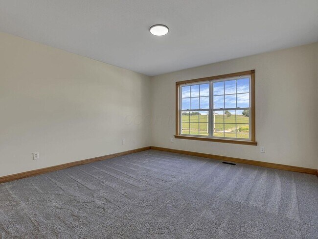 Building Photo - Your country retreat awaits!