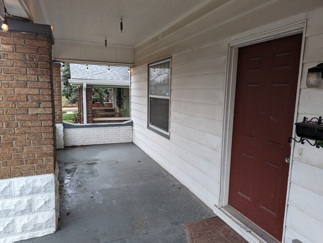 Big front porch in a very friendly neighborhood. - 1042 Cameron St