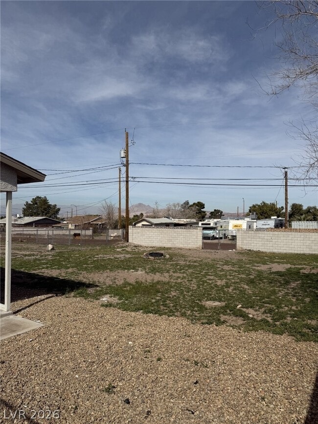 Building Photo - 254 W Basic Rd