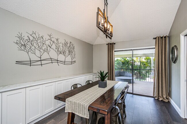 Building Photo - 123 Colony S Dr