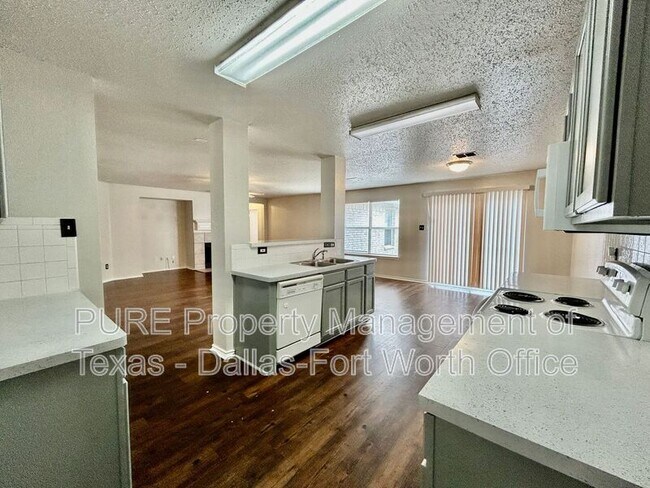 Building Photo - 2303 Bantry Ln