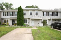 Building Photo - 146 Shoreline Dr