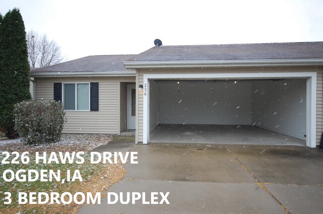 Building Photo - 226-228 Haws Dr.
