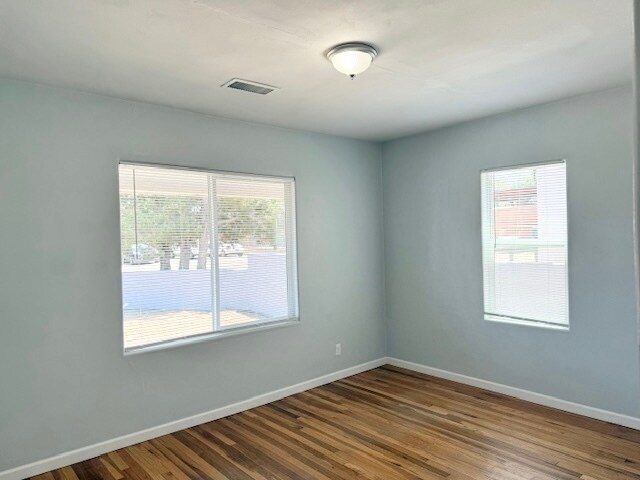 Building Photo - 317 Morningside Dr SE