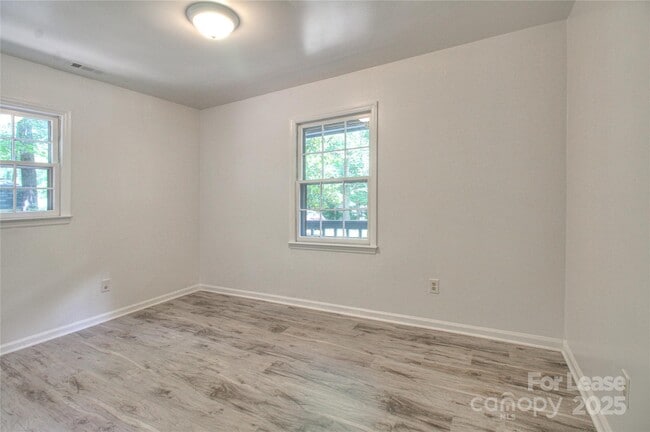 Building Photo - 614 Teresa Cir