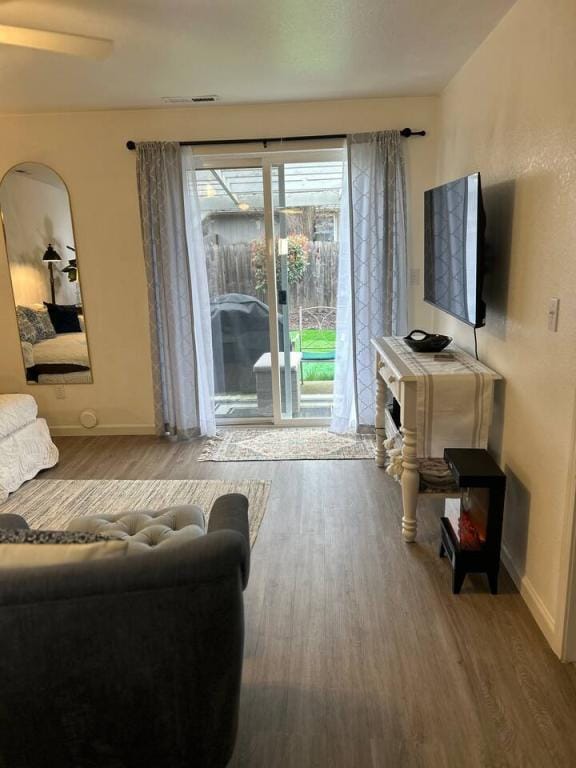 Building Photo - 563 Primrose Dr