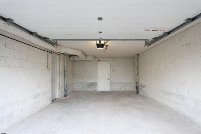 Building Photo - 26 N Washington Ave