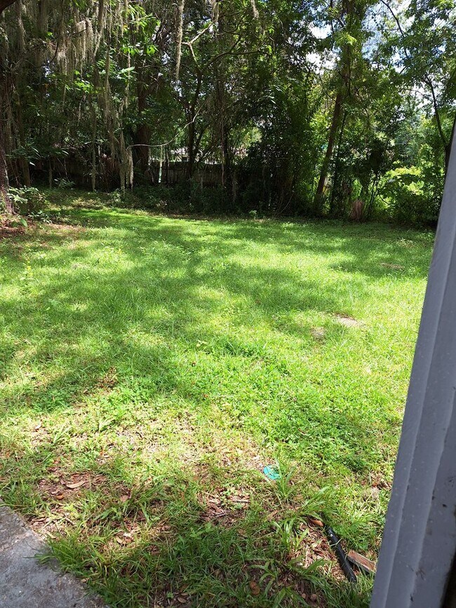 Building Photo - To schedule a Showing or Submit an Application please visit: https://www.rpmdiversified.com/house...