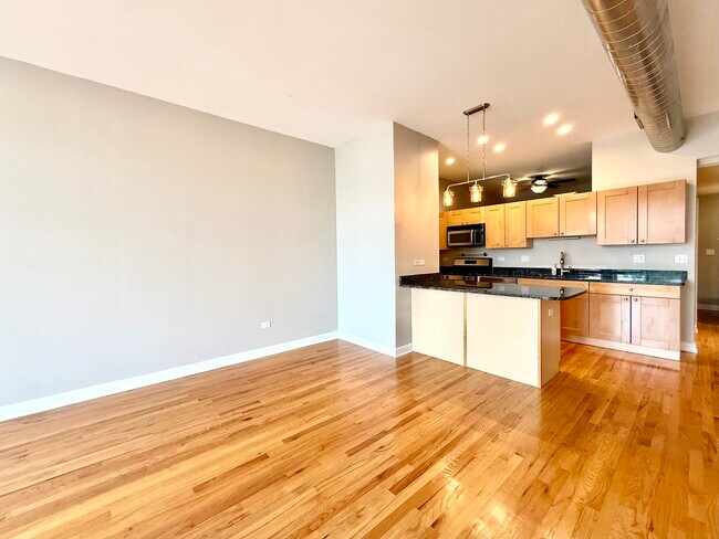 Building Photo - 837 S Western Ave