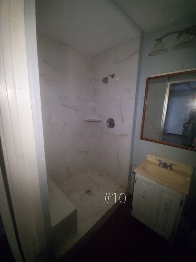 Building Photo - 4840 E Virginia Ave