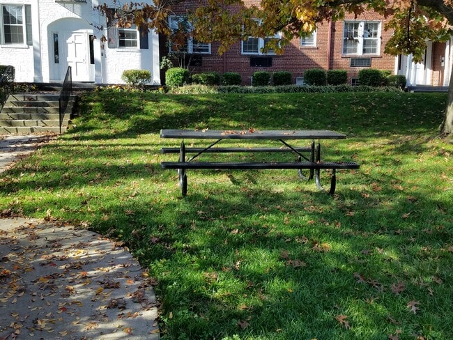 2nd picnic table for residents - 715 S Washington St