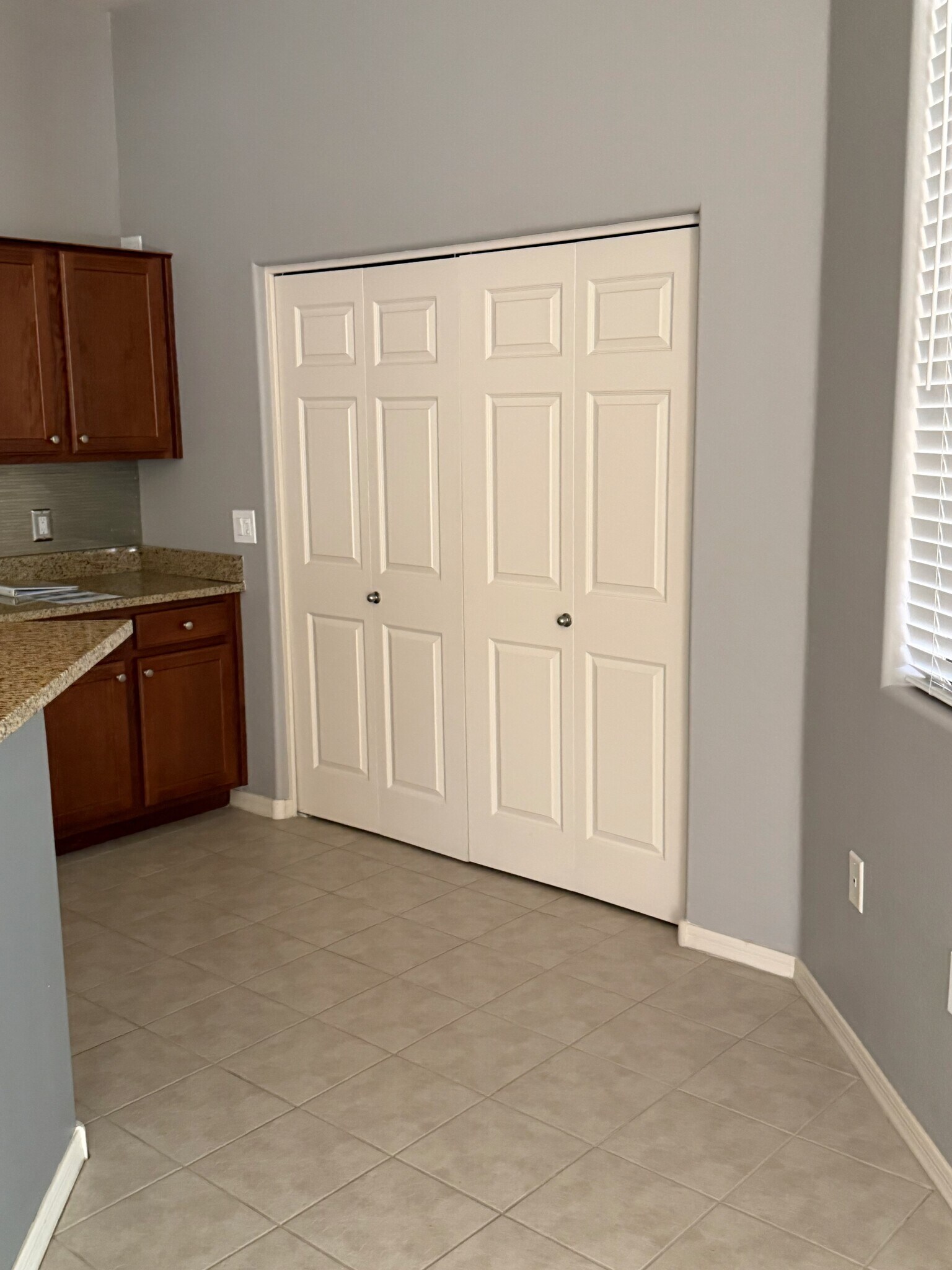 Building Photo - 3330 S Gilbert Rd