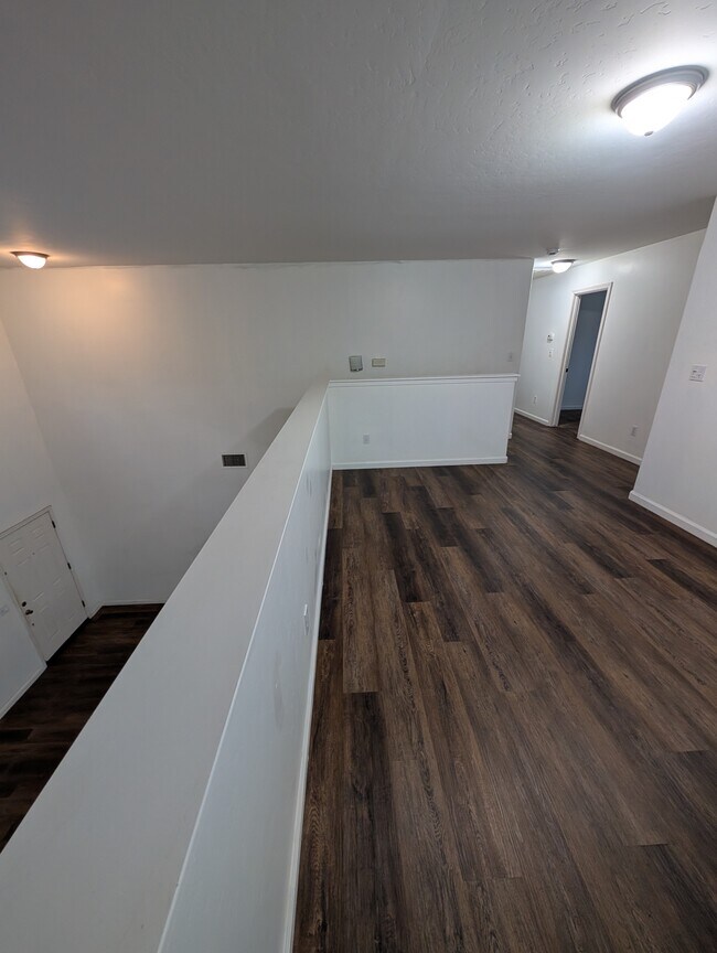 Building Photo - 3200 S Jensen Ct