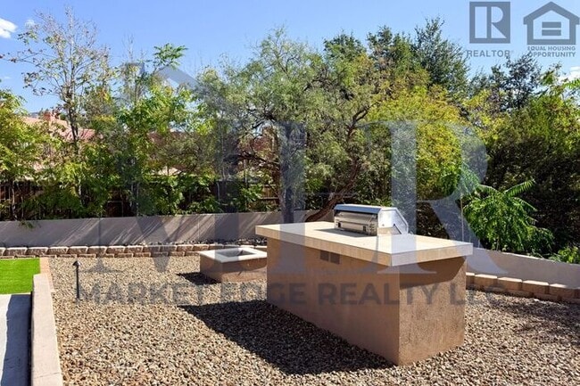 Building Photo - 3Bed/2.5Bath House in Sedona! Ready for Im...