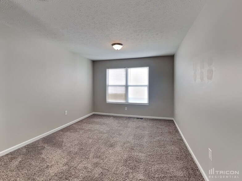 Building Photo - 2446 Creek Bank Dr