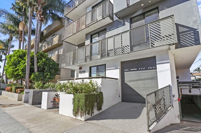 Sidewalk View of Richland Metro - Richland Metro by Wiseman