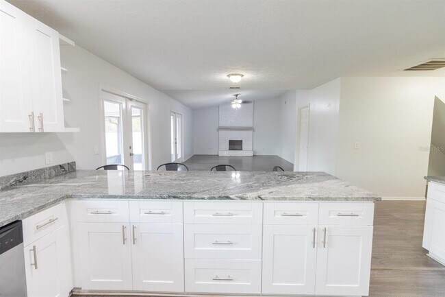 Building Photo - 603 Angelica Pl