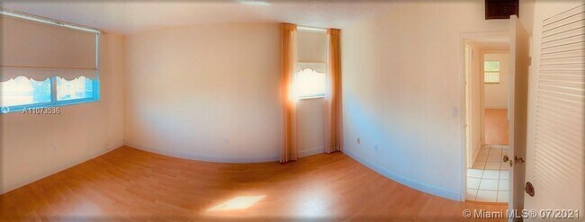 Building Photo - 701 SW 71st Ave