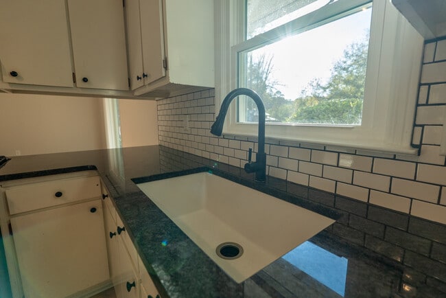 Building Photo - 4698 Garrett Dr SW