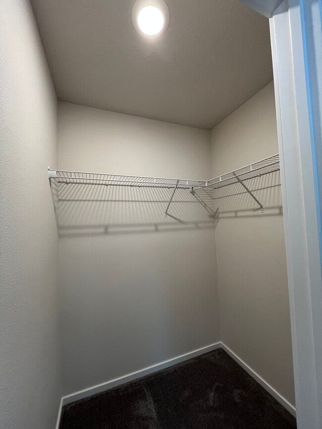 Building Photo - 4501 W Bedford Ave