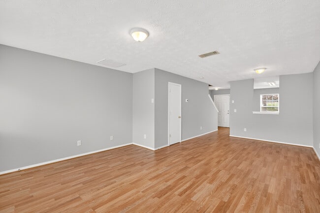 Building Photo - 1006 Halifax Ln