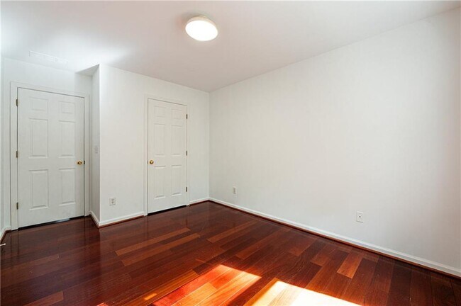 Building Photo - 2855 Olde Town Park Dr